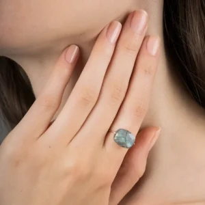 Morganne Bello Bague-BAGUE OR BLANC COUSSIN LABRADORITE