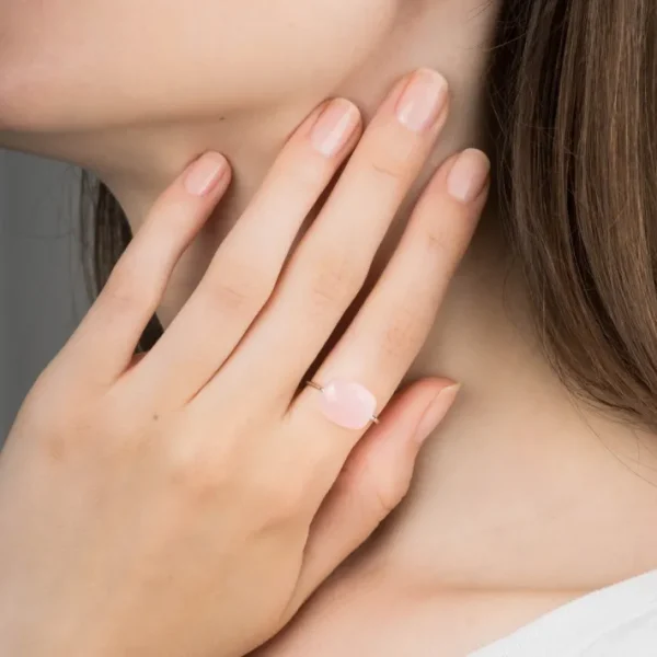 Morganne Bello Bague-BAGUE OR BLANC COUSSIN QUARTZ ROSE POUDRE