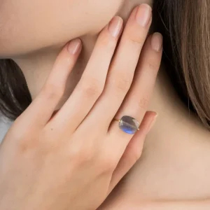 Morganne Bello Bague-BAGUE OR JAUNE COUSSIN LABRADORITE