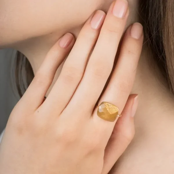 Morganne Bello Bague-BAGUE OR JAUNE COUSSIN OVERSIZE PIERRE DE SOLEIL