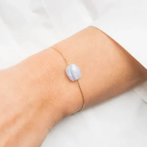 Morganne Bello Bracelet-BRACELET OR JAUNE COUSSIN AGATE BLEUE DENTELLE