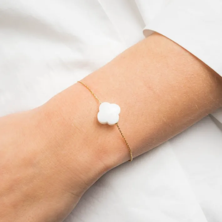 bracelet_or_jaune_trefle__1-3.webp Morganne Bello Bracelet-BRACELET OR JAUNE TREFLE AGATE BLANCHE