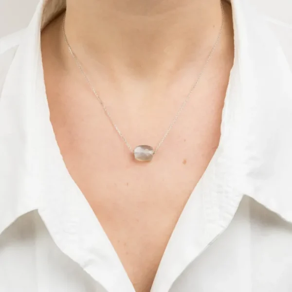 Morganne Bello Collier-COLLIER OR BLANC COUSSIN PIERRE DE LUNE GRISE