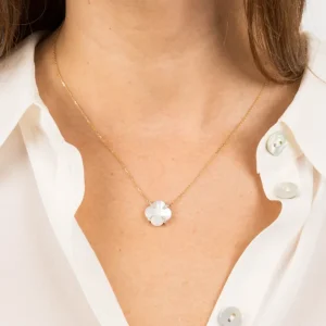 Morganne Bello Collier-COLLIER VICTORIA LYS NACRE BLANCHE ET DIAMANTS OR JAUNE